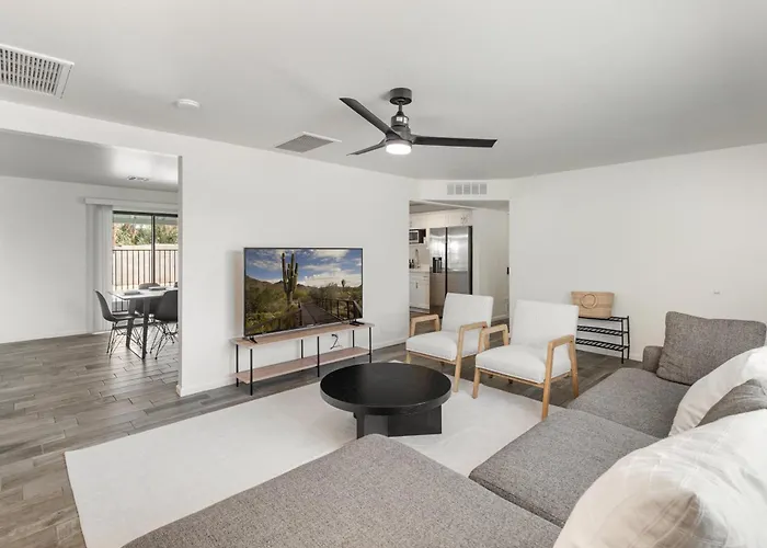 New Modern With Pool 4bd 2ba *