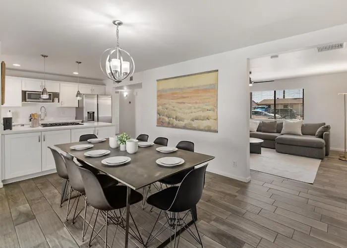 New Modern With Pool 4bd 2ba Сasa de vacaciones *