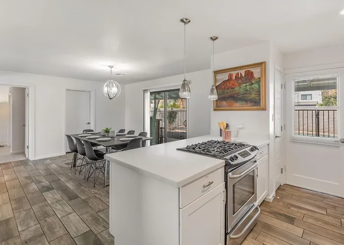 Сasa de vacaciones New Modern With Pool 4bd 2ba Tempe